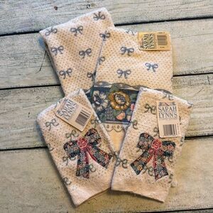 Grandmacore 4 piece NWT vintage kitchen Towels. Bows & floral pattern.